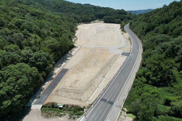 『株式会社福田種鶏場　邑久種鶏場建築に伴う造成工事』竣工を施工事例に追加しました。